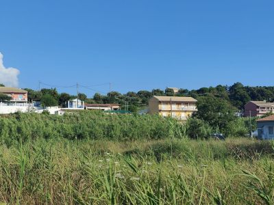 Links Haus Spyros - rechts Haus Xenia